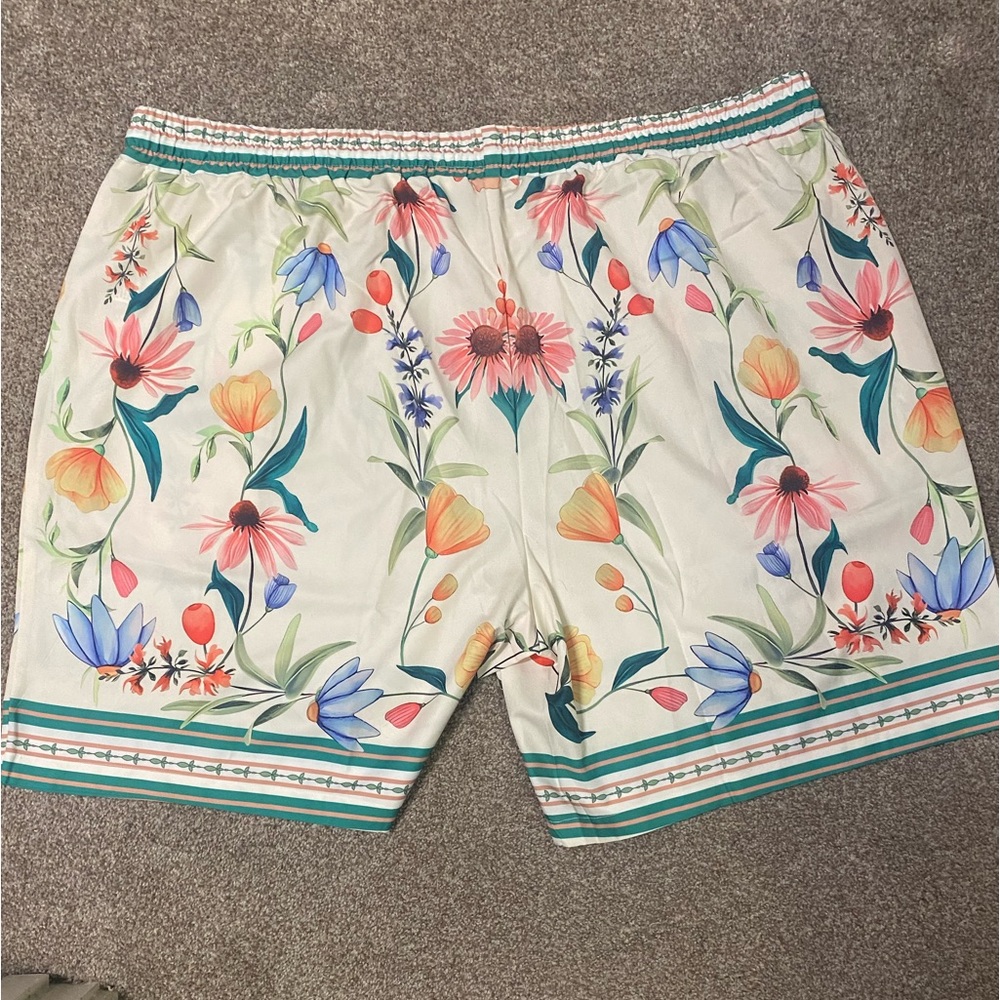 NWOT Men SHEIN Shorts Size 6XL.